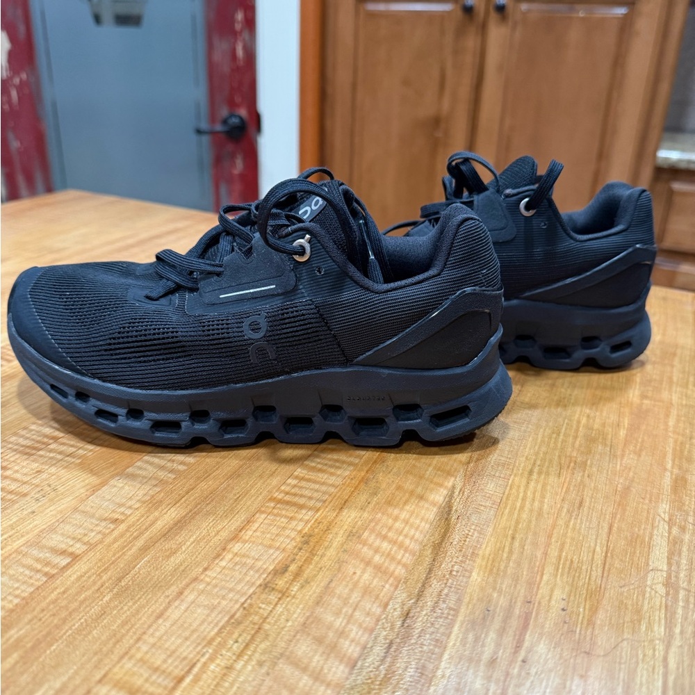 On Running Charcoal Sneakers - Picture 9 of 12